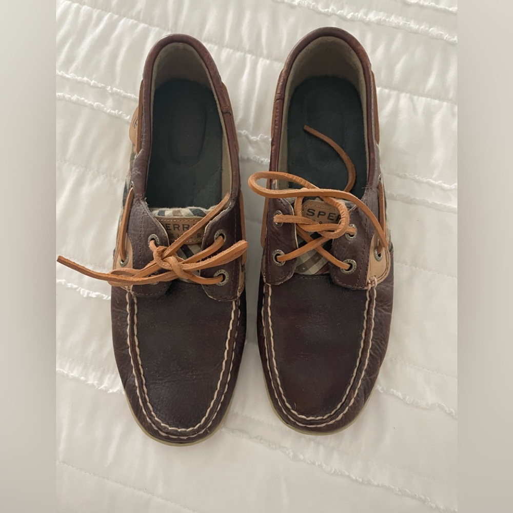 Size 8 women’s, Sperry